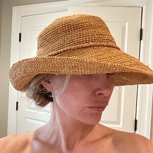 Scala 100% raffia hat.  Packable won’t lose shape. Orig 100